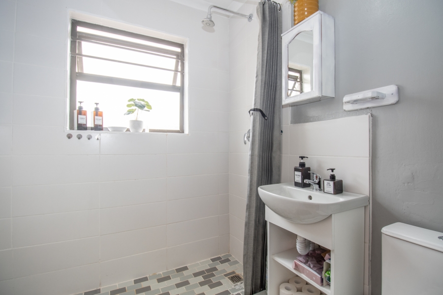 2 Bedroom Property for Sale in Milkwood Park Western Cape